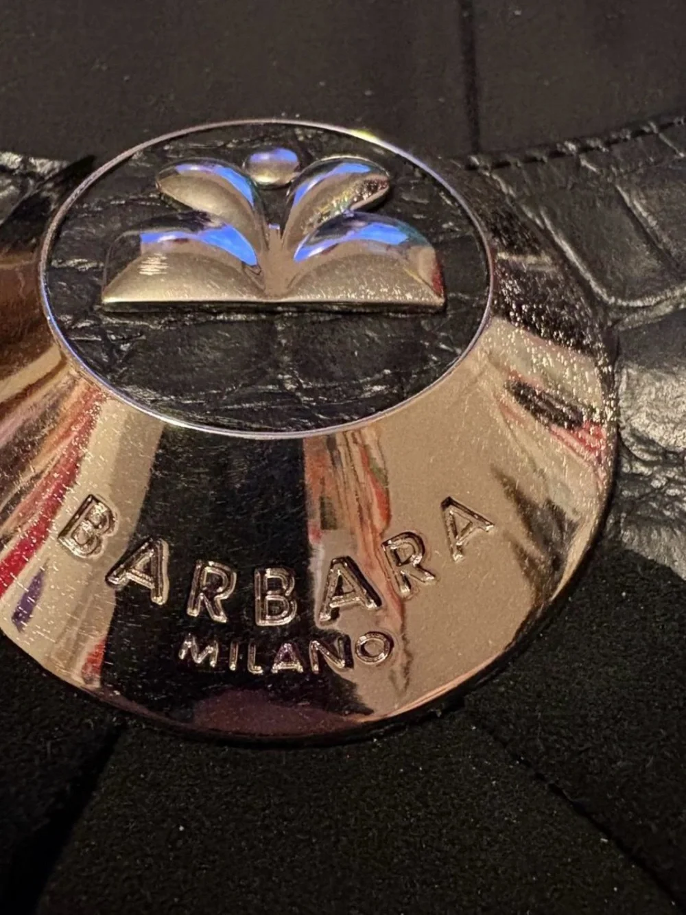 Barbara Milano stylish black